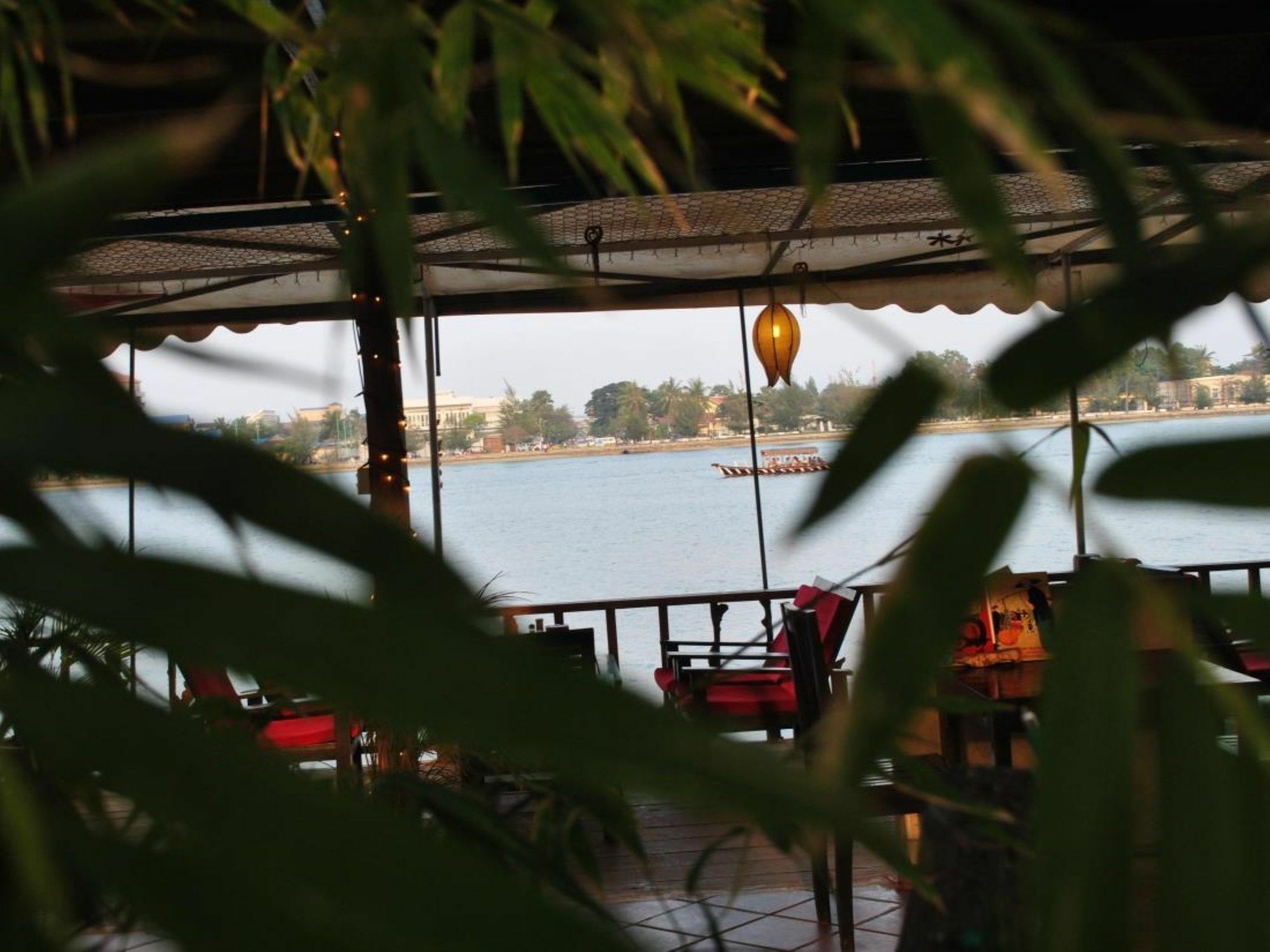The River Lodge Kampot Exterior photo