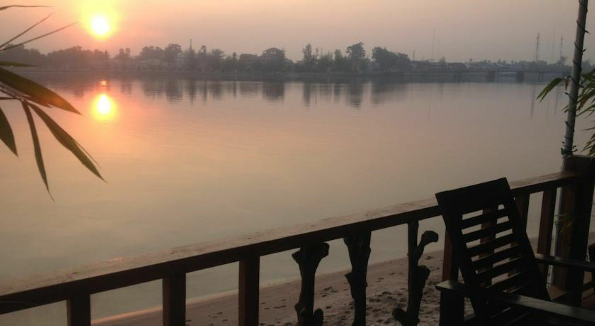 The River Lodge Kampot Exterior photo