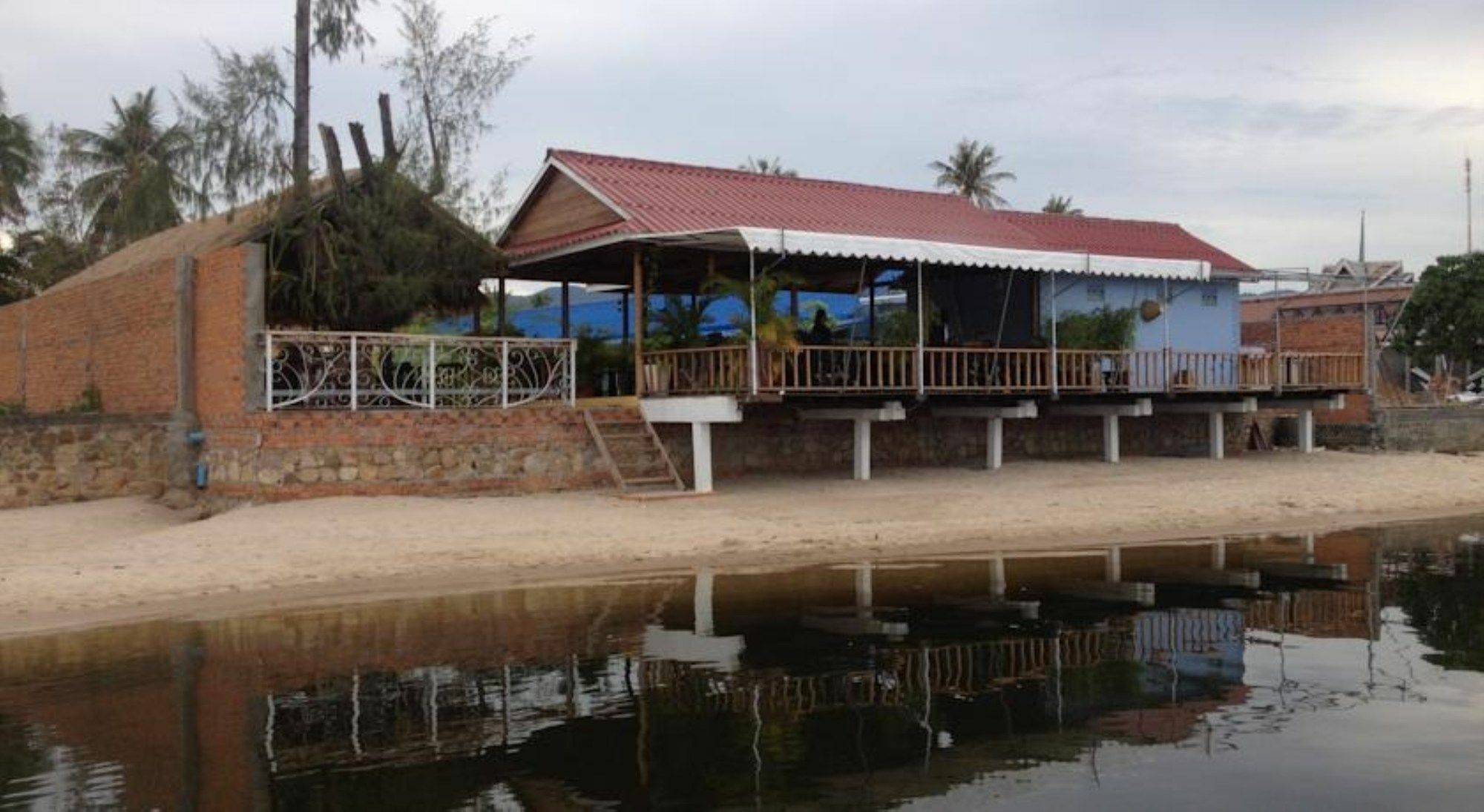The River Lodge Kampot Exterior photo